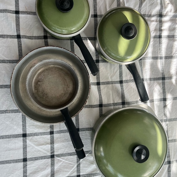 Green Cookware Set - Picture 4 of 4